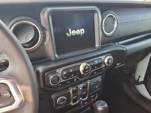 Used 2023 Jeep Wrangler Unlimited Sahara w/ Cold Weather Group image 17