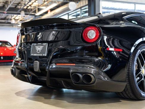 Used 2015 Ferrari F12 Berlinetta RWD image 21