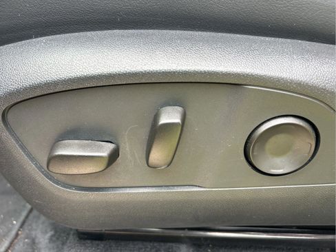 Used 2025 Buick Enclave Sport Touring w/ Power Package FWD image 28