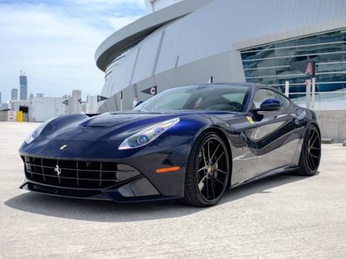 Used 2013 Ferrari F12 Berlinetta RWD image 3