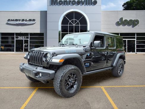 Used 2024 Jeep Wrangler Unlimited AWD/4WD image 1