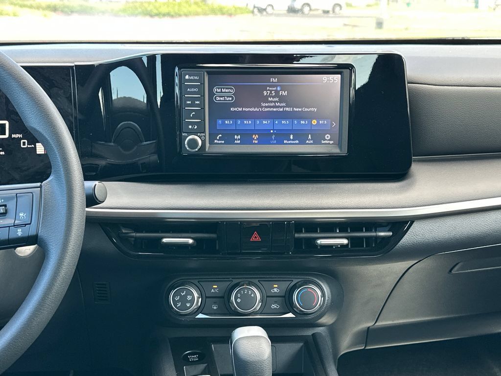 Used 2025 Nissan Kicks S AWD/4WD image 16