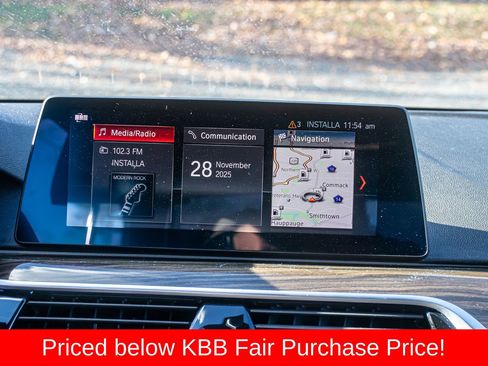 Used 2019 BMW 530i 530i w/ M Sport Package image 16