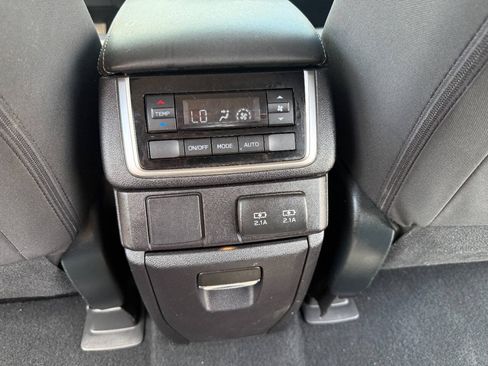 Used 2019 Subaru Ascent Premium w/ Popular Package #2 AWD/4WD image 14