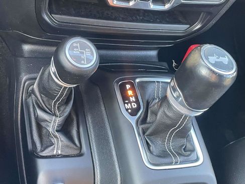 Used 2021 Jeep Wrangler Unlimited Sahara w/ Safety Group image 11