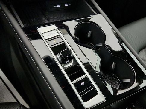 Used 2025 Volkswagen Atlas SEL Premium R-Line image 17