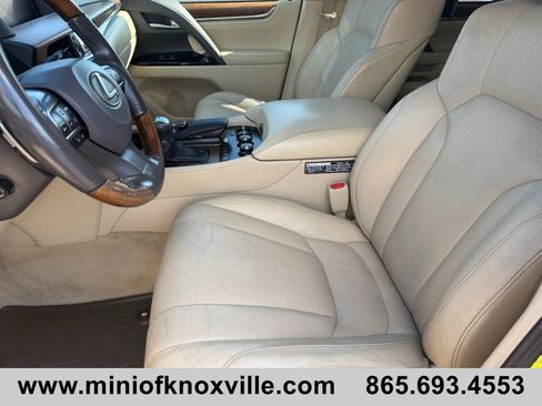 Used 2017 Lexus LX 570 4WD w/ Luxury Package image 10