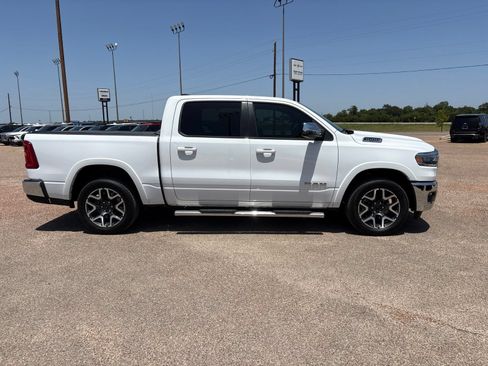 Used 2025 RAM 1500 Laramie AWD/4WD image 7