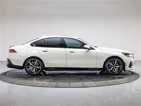 Used 2024 BMW 540i xDrive w/ Premium Package AWD/4WD image 6