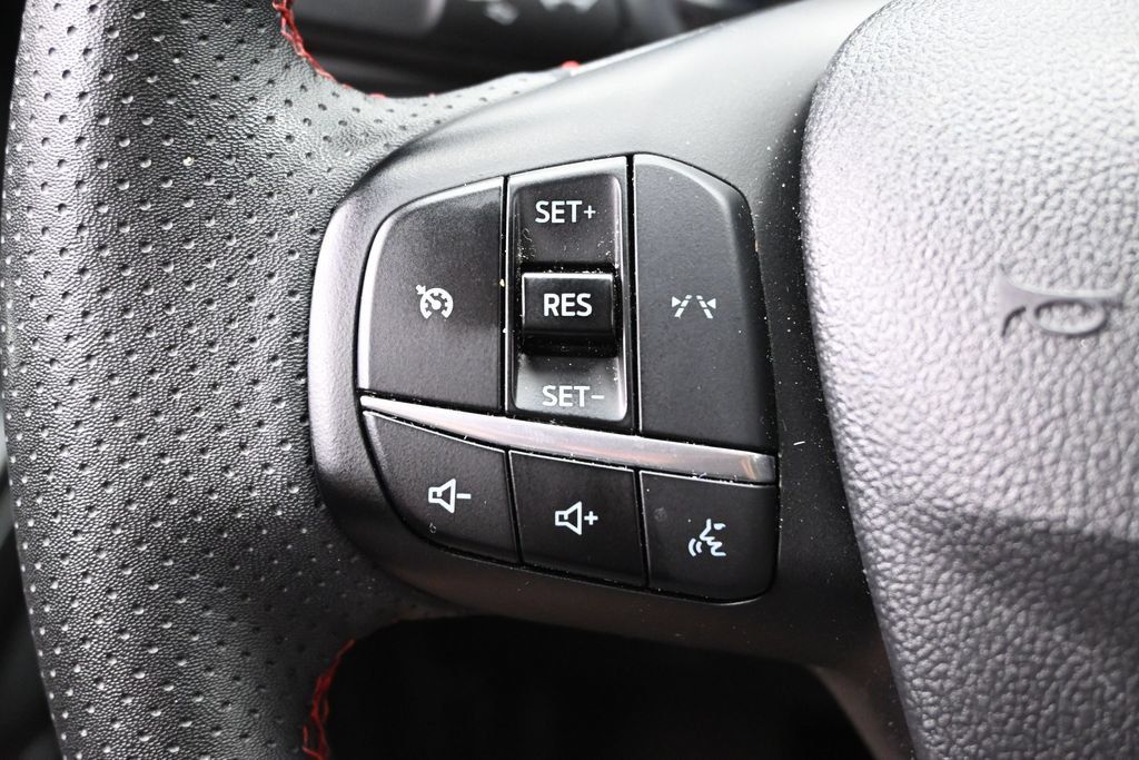 Used 2025 Ford Escape ST-Line Select AWD/4WD image 21