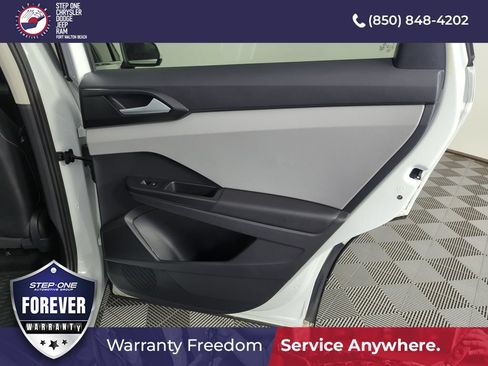 Used 2022 Volkswagen Taos SE FWD image 28
