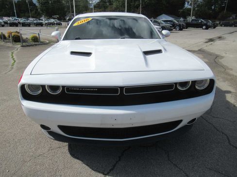 Used 2016 Dodge Challenger SXT Plus image 10