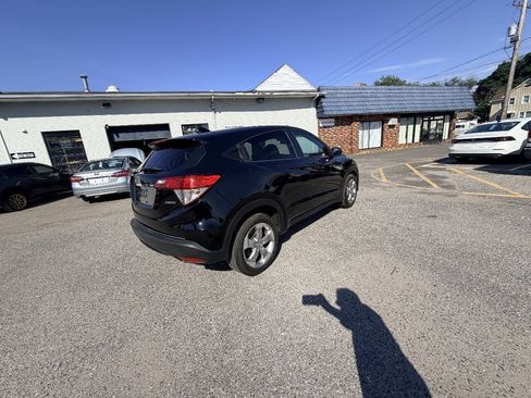 Used 2019 Honda HR-V LX image 24