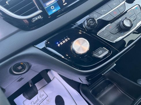 Used 2026 Chrysler Pacifica Select image 24