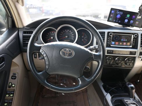 Used 2007 Toyota 4Runner SR5 AWD/4WD image 14