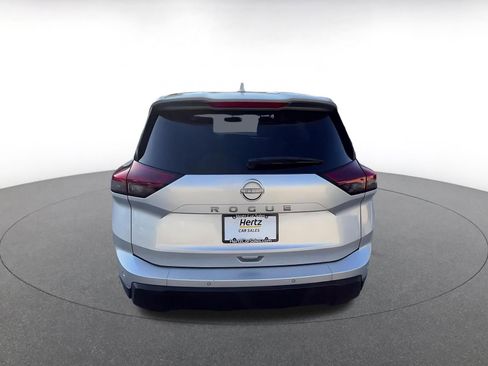 Used 2025 Nissan Rogue SV FWD image 12