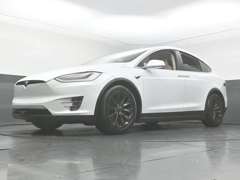 Used 2018 Tesla Model X 75D AWD/4WD image 52