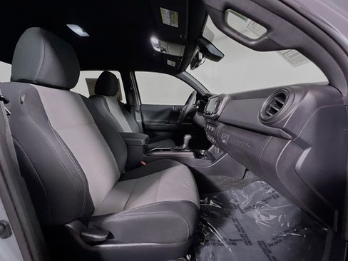 Used 2021 Toyota Tacoma TRD Off-Road image 31