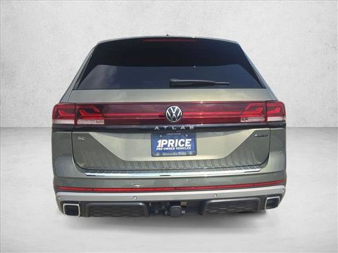 Used 2024 Volkswagen Atlas Peak Edition SE image 7
