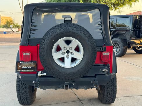 Used 2005 Jeep Wrangler Rubicon AWD/4WD image 7