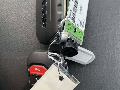 New 2025 Jeep Gladiator Rubicon image 34