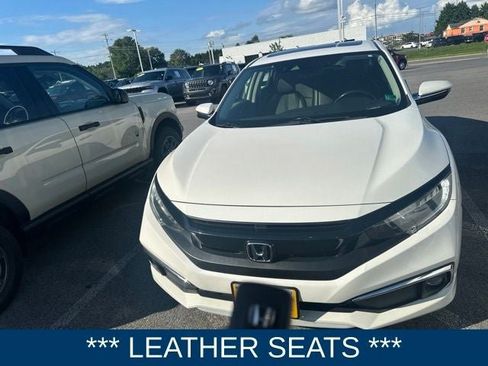 Used 2019 Honda Civic Touring image 4