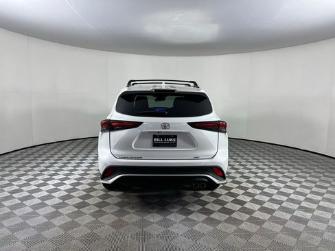 Used 2024 Toyota Highlander XSE image 9