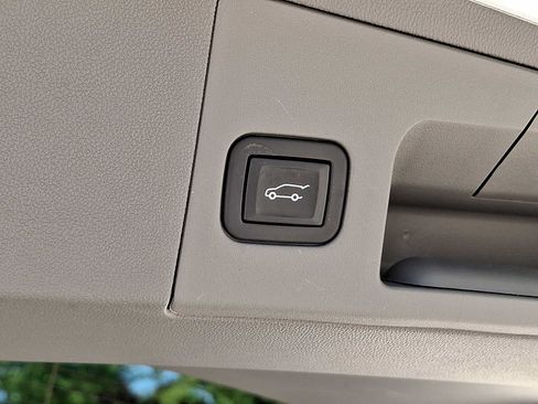 Certified 2024 Cadillac XT5 Premium Luxury AWD/4WD image 25