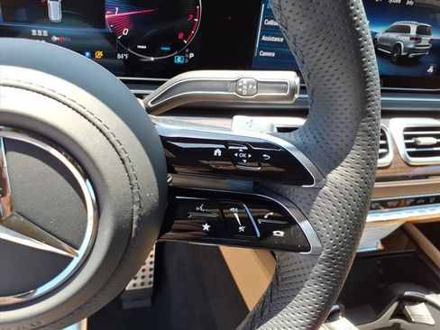 New 2026 Mercedes-Benz GLS 580 4MATIC image 16