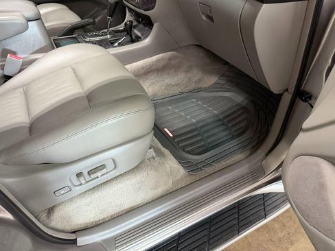 Used 2007 Toyota Land Cruiser image 17