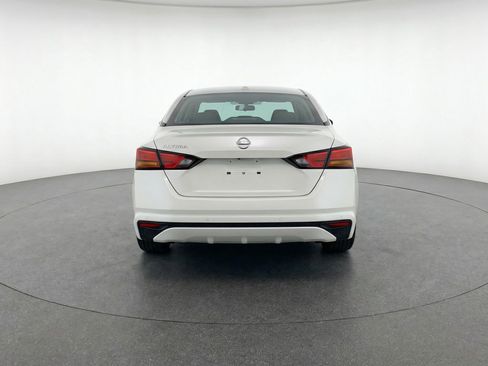 Used 2025 Nissan Altima 2.5 SV FWD image 7