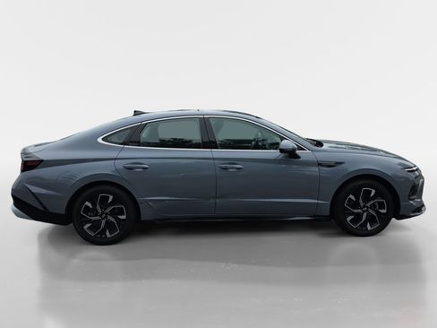 Used 2024 Hyundai Sonata SEL FWD image 3