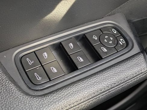 Used 2024 Porsche Cayenne AWD/4WD image 24