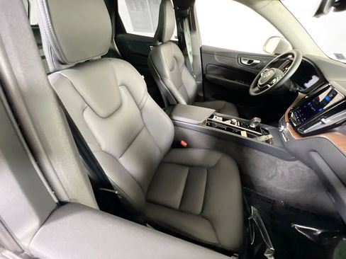 Used 2023 Volvo XC60 B5 Plus w/ Climate Package AWD/4WD image 28