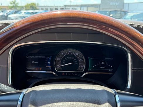 Used 2015 Lincoln Navigator L 4WD w/ Equipment Group 101A Reserve image 20