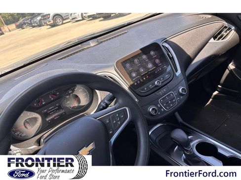 Used 2024 Chevrolet Malibu LT FWD image 11