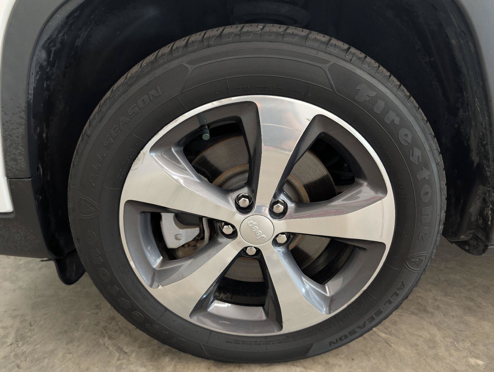 Used 2019 Jeep Cherokee Limited FWD image 50