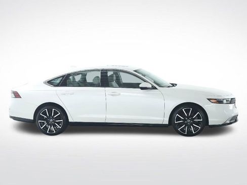 Used 2025 Honda Accord Touring image 12