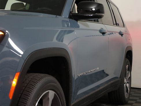 New 2026 Jeep Grand Cherokee L Limited AWD/4WD image 12