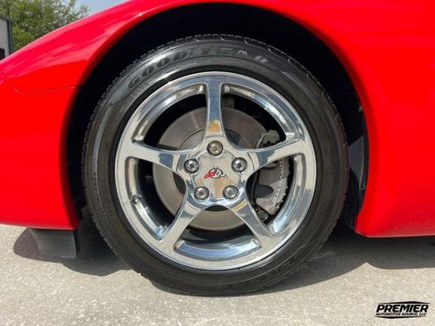 Used 2001 Chevrolet Corvette Coupe w/ Preferred Equipment Group2 image 47