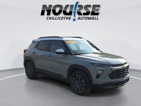 Used 2024 Chevrolet TrailBlazer ACTIV w/ Driver Confidence Package FWD image 2