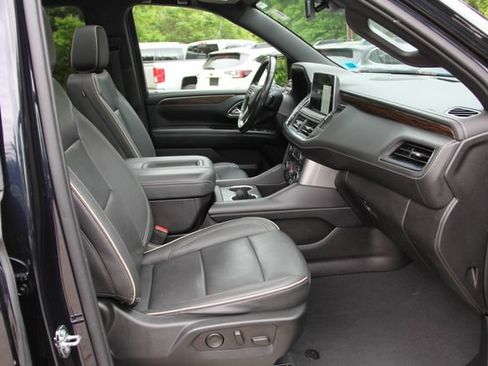 Used 2023 Chevrolet Suburban Premier AWD/4WD image 41
