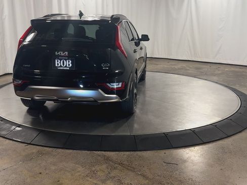 Certified 2025 Kia Niro SX Touring image 12