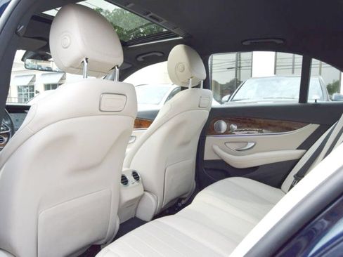 Used 2019 Mercedes-Benz E 450 4MATIC Sedan w/ Premium Package image 38