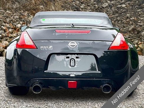 Used 2014 Nissan 370Z Touring w/ Sport Package RWD image 4