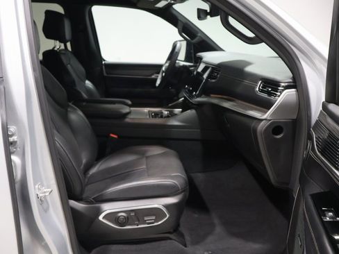 Used 2023 Jeep Wagoneer Series II image 23