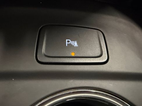 Used 2024 Chevrolet Equinox LT w/ LPO, Floor Liner Package FWD image 36