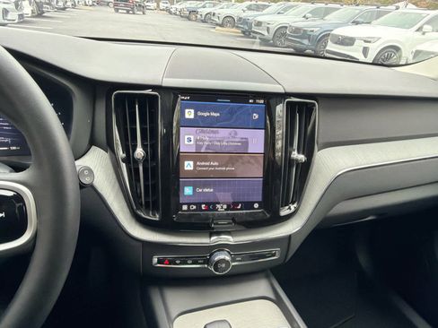 Certified 2025 Volvo XC60 B5 Plus image 29