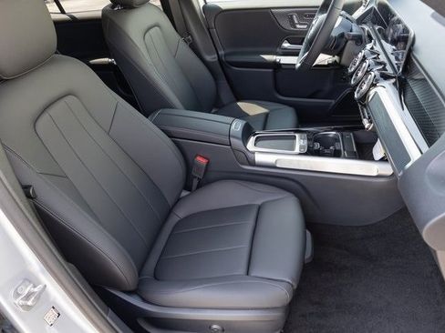 Certified 2025 Mercedes-Benz GLB 250 image 20