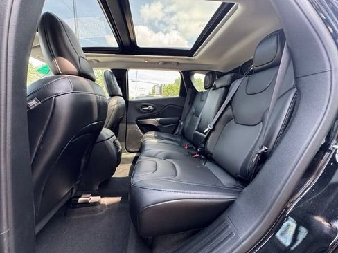 Used 2022 Jeep Cherokee Limited AWD/4WD image 13
